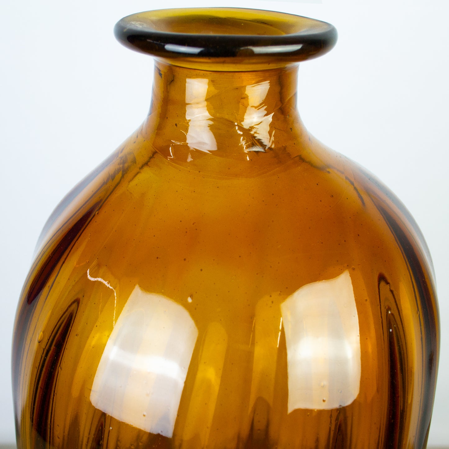 Florero tipo Botella Torcha en Vidrio